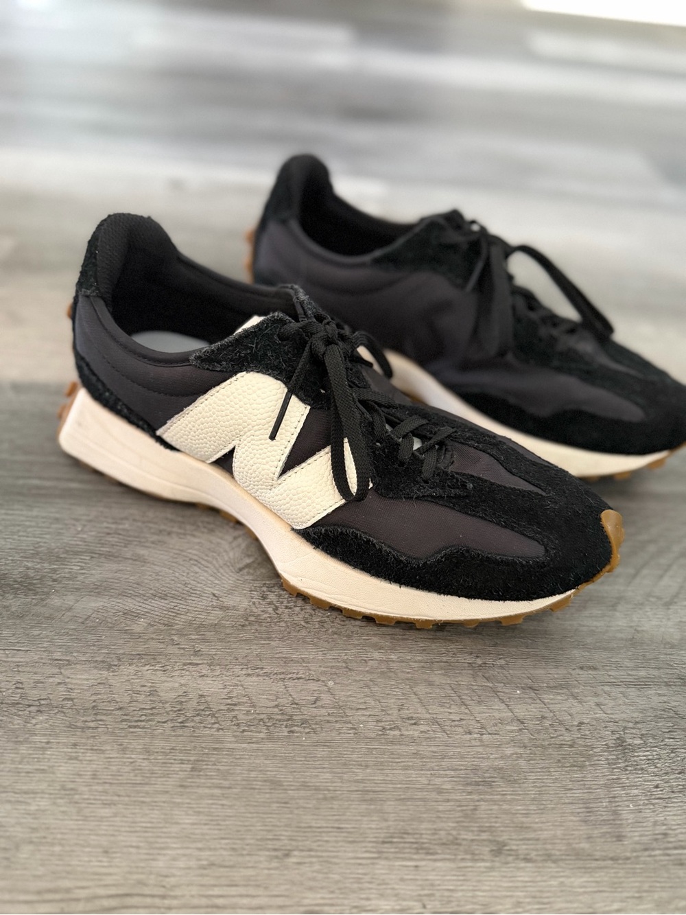 New Balance 327 Black and White Retro Women's Sneakers